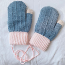 Load image into Gallery viewer, Knitted Mittens (1-3 yo)