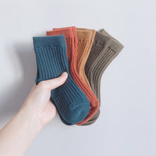 Load image into Gallery viewer, New! 5-Pack Winter Socks (1-12 yo)