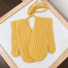 Load image into Gallery viewer, Knitted Mittens (4-8 yo)