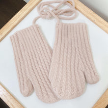 Load image into Gallery viewer, Knitted Mittens (4-8 yo)