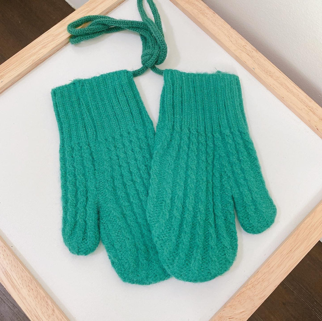 Knitted Mittens (4-8 yo)